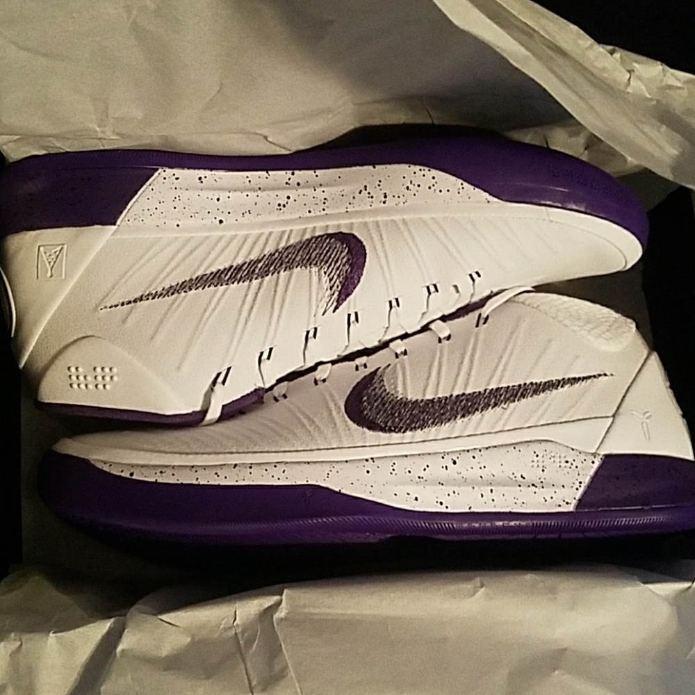 😎NEW - Kobe AD size 14 basketball shoes